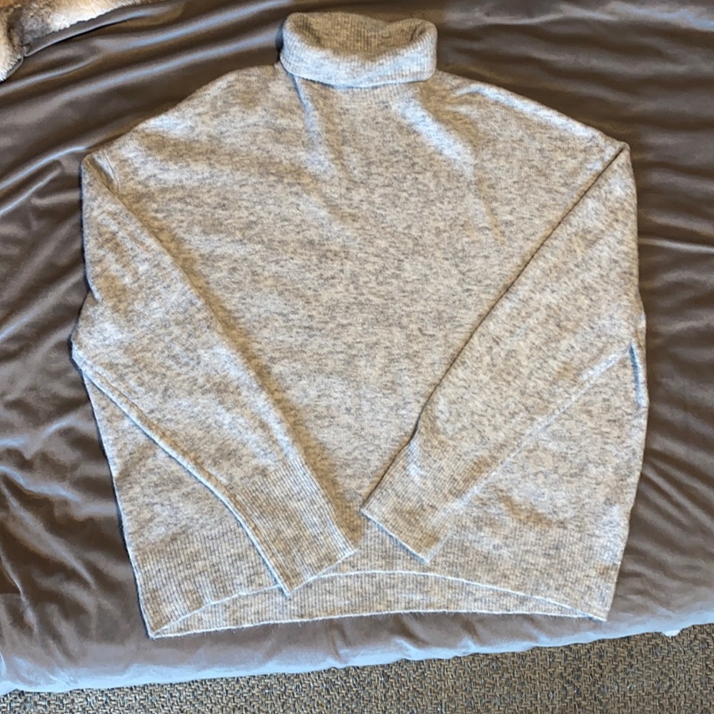 Cowl/Turtle neck Sweater